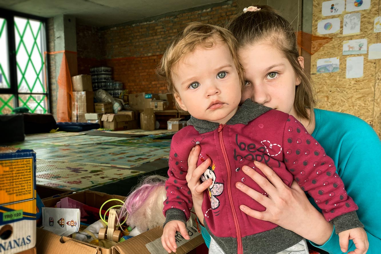 Familie in der Ukraine. Foto: Maxim Shemet